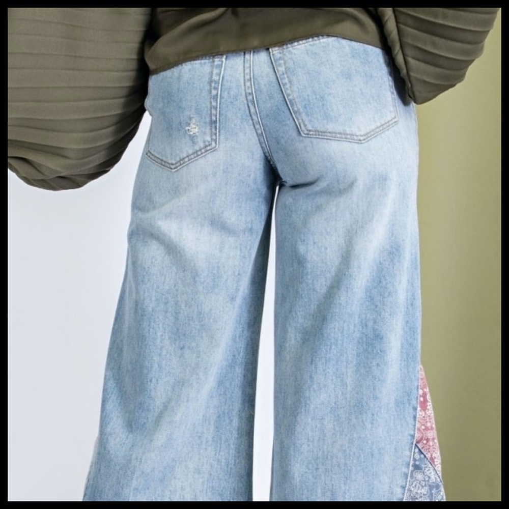 EASEL “I Got A Feeling” Light Denim Boyfriend Jeans Patchwork Details Flared Leg - Picture 8 of 14